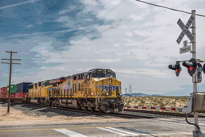 一张火车的照片与洗出的颜色-拍摄Raw vs jpeg