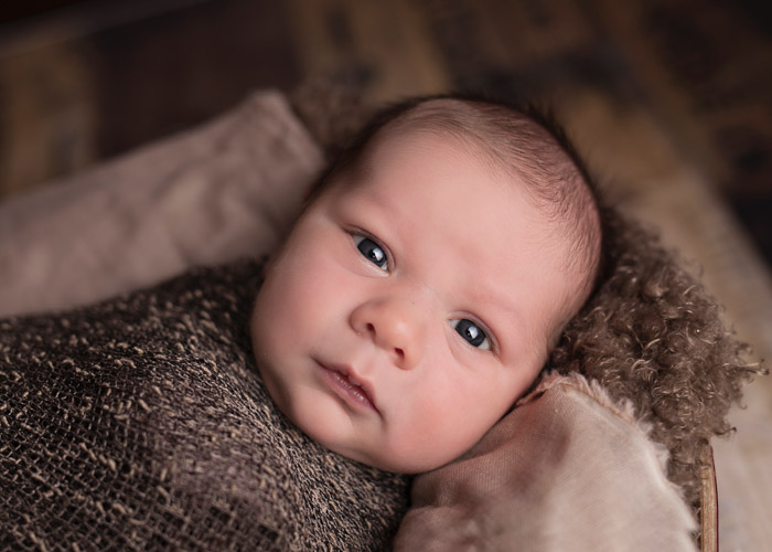 可爱的新生儿婴儿摄影肖像特写