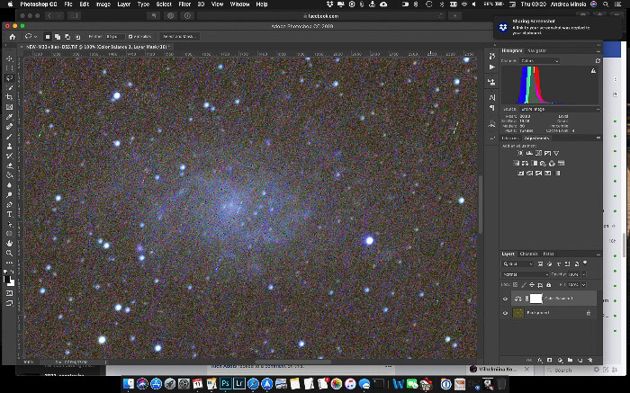 屏幕截图显示如何使用EyeDropper工具在M33 Galaxy  -  Astrophotography Photoshop编辑提示的图像中修复背景