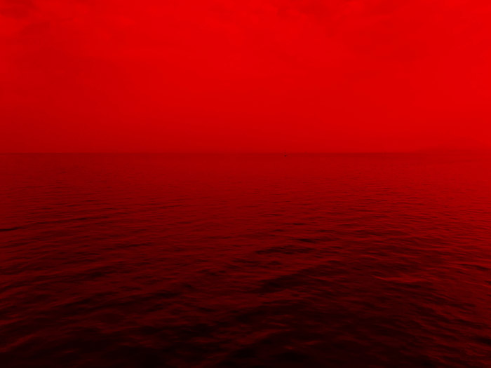 红色的海景——摄影中的象征意义