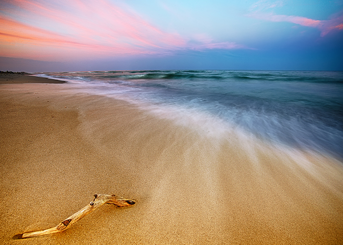 海日落壮观的长的曝光风景摄影。